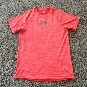Under Armour Men’s fitted heat gear short sleeve, medium, orange